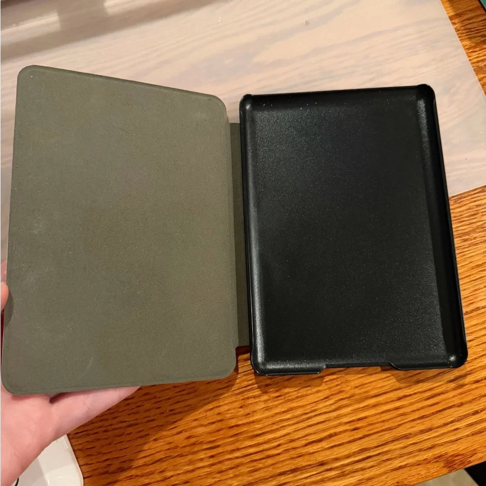 Daisy Dukes • BR&B Exclusive Kindle Case Paperwhite 10th Generation